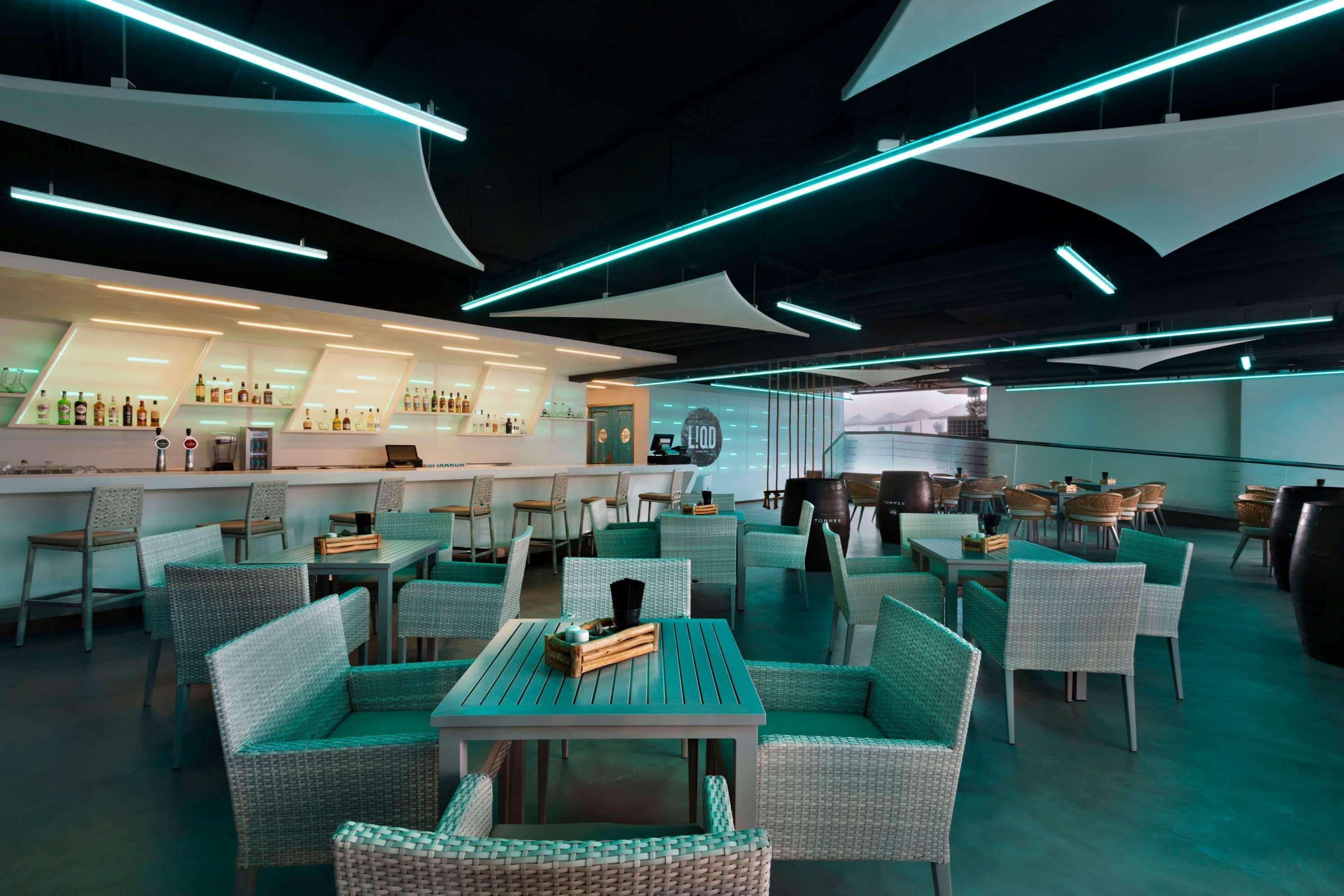 Tryp By Wyndham Dubai Hotel Exterior foto The interior of the bar