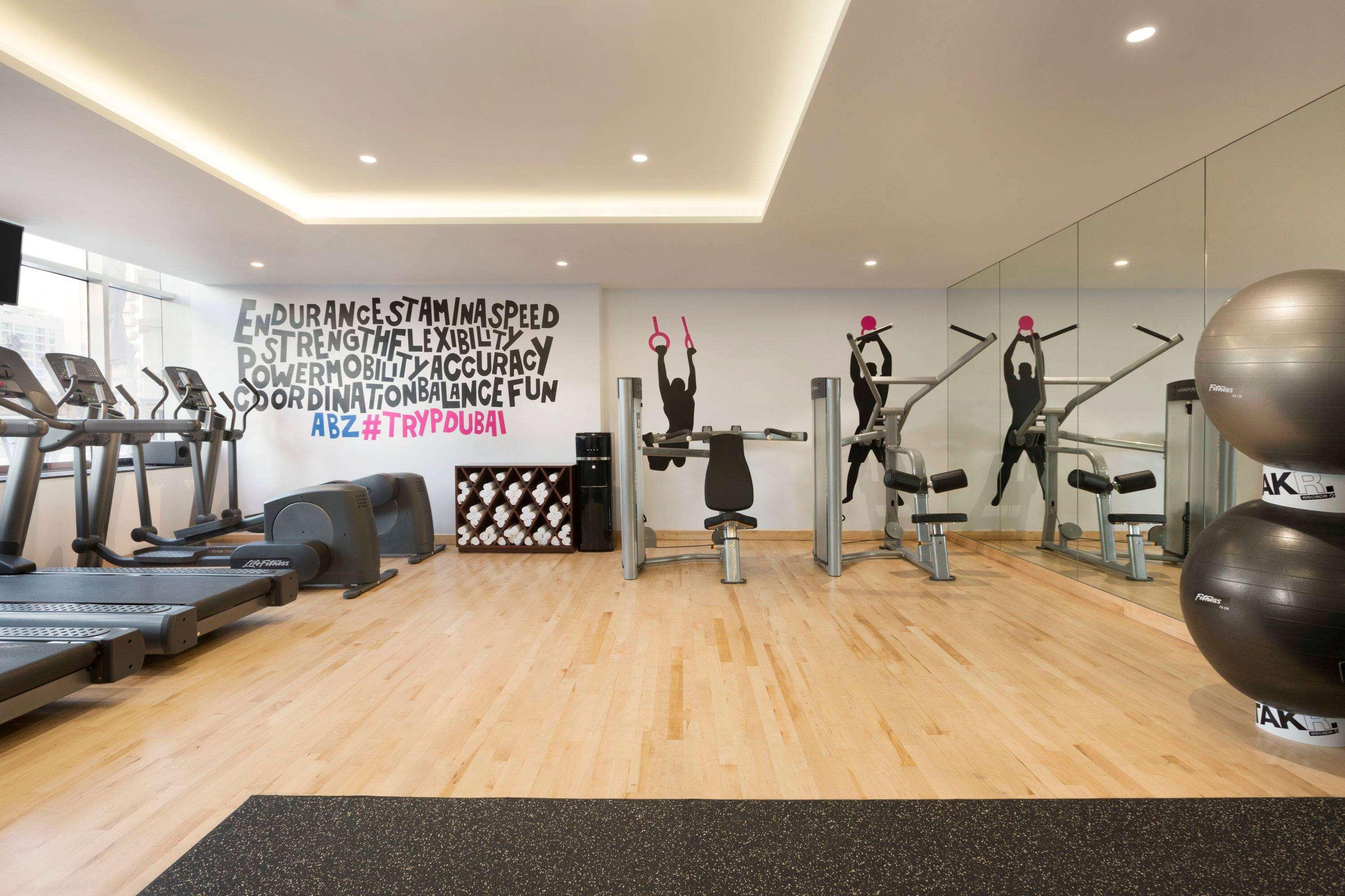Tryp By Wyndham Dubai Hotel Exterior foto Fitness center in Dubai