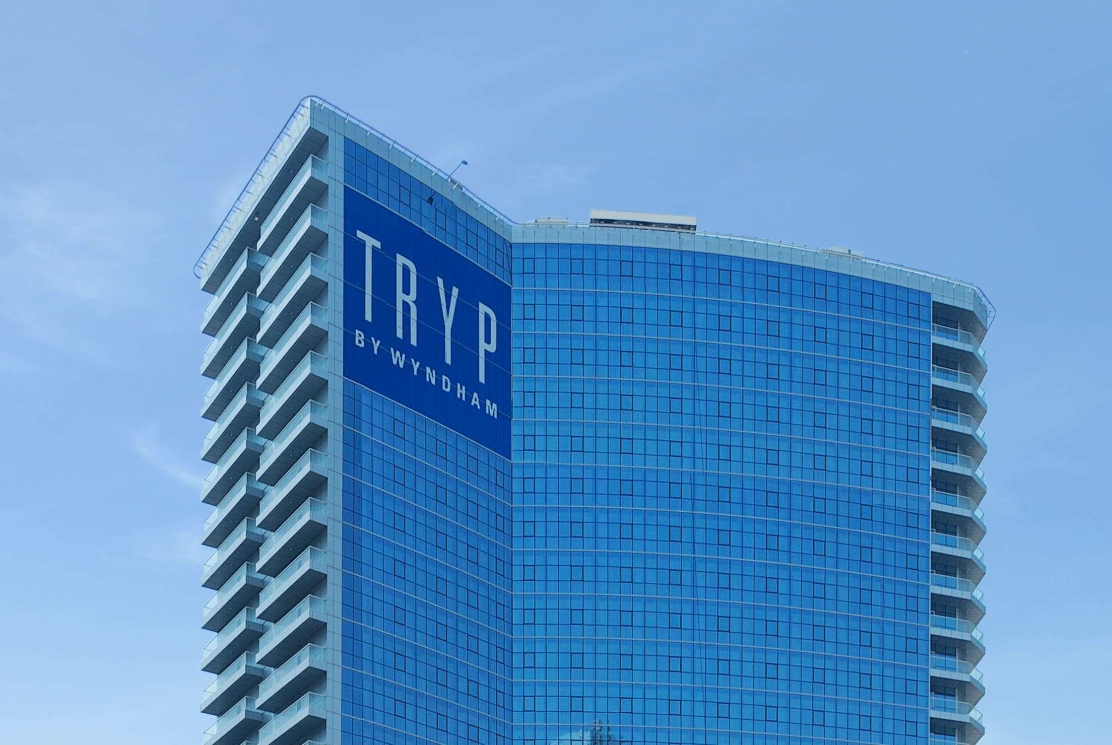 Tryp By Wyndham Dubai Hotel Exterior foto Tryp by Wyndham