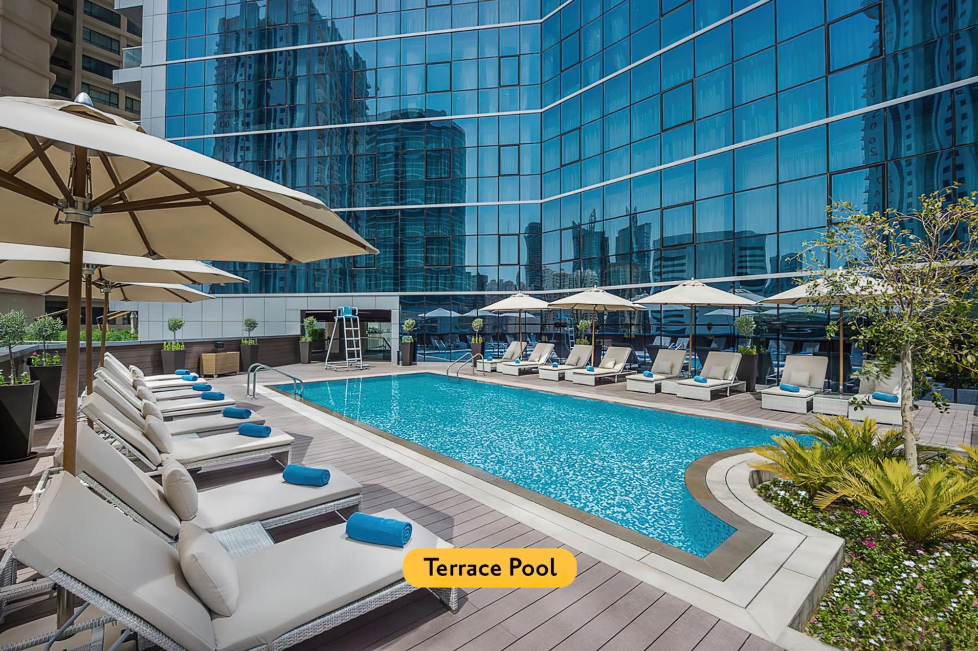 Tryp By Wyndham Dubai Hotel Exterior foto Terrace Pool