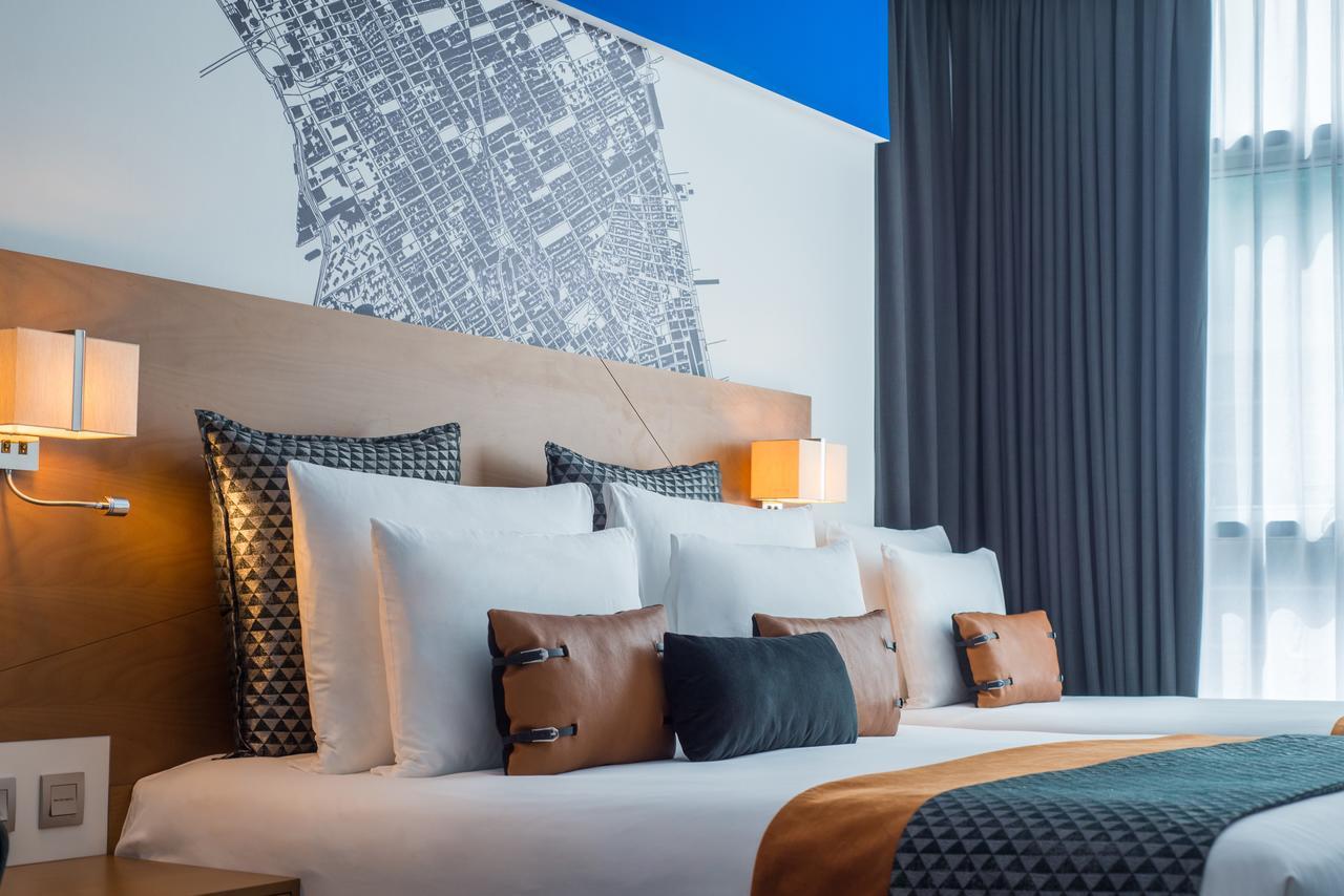 Tryp By Wyndham Dubai Hotel Exterior foto "The hotel is located in the heart of the city"