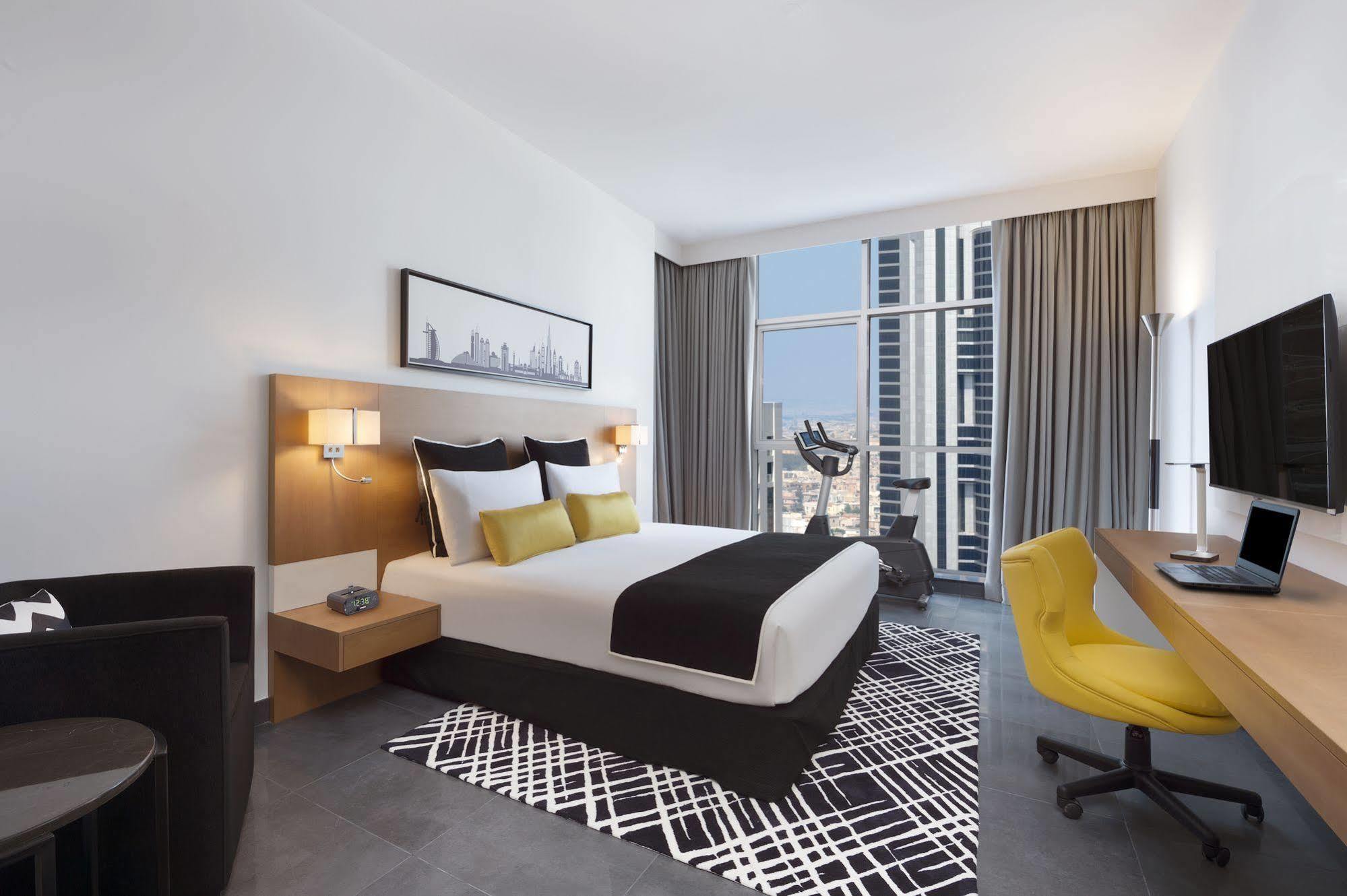 Tryp By Wyndham Dubai Hotel Exterior foto A room at the hotel