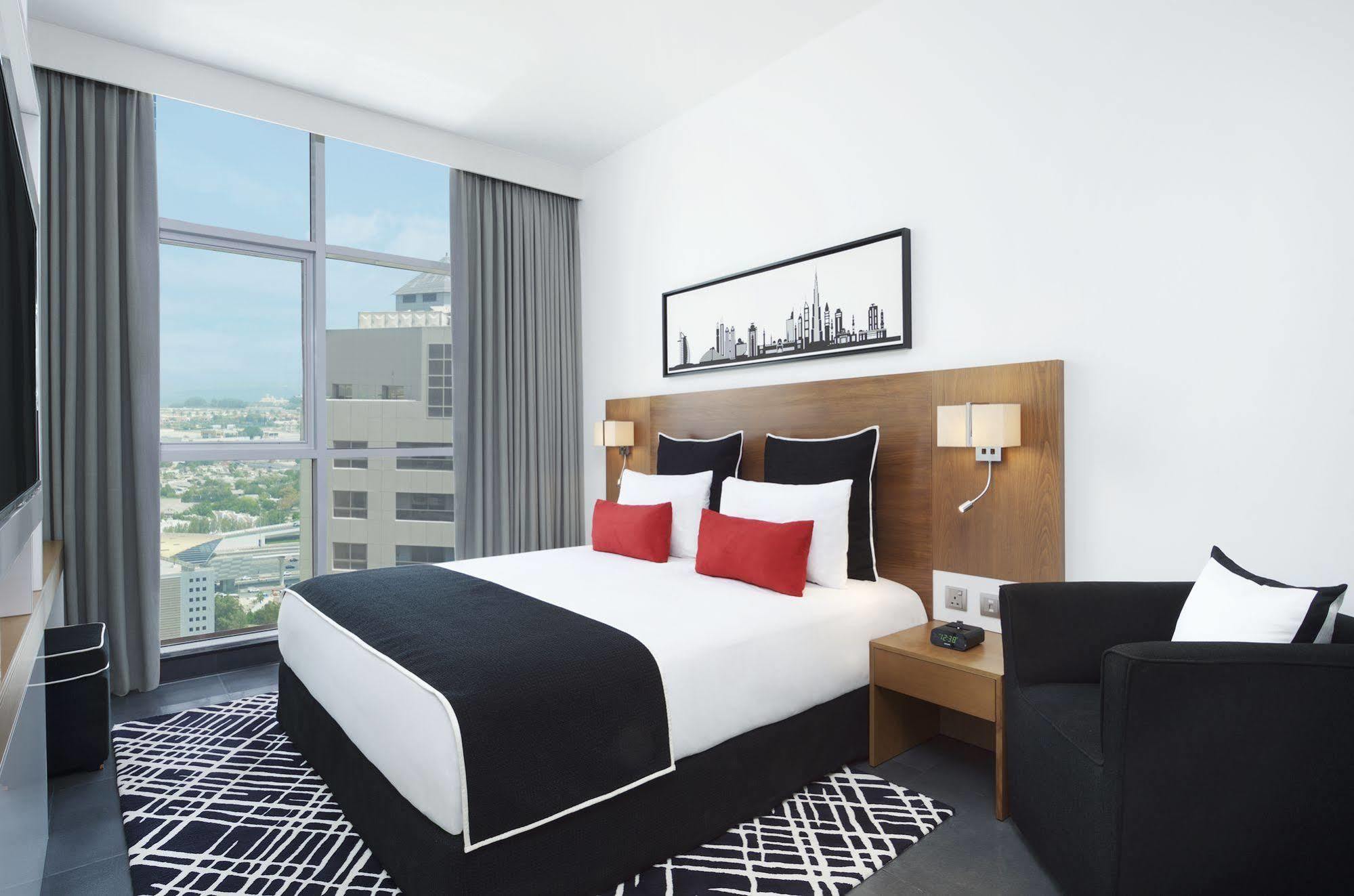 Tryp By Wyndham Dubai Hotel Exterior foto A room at the hotel