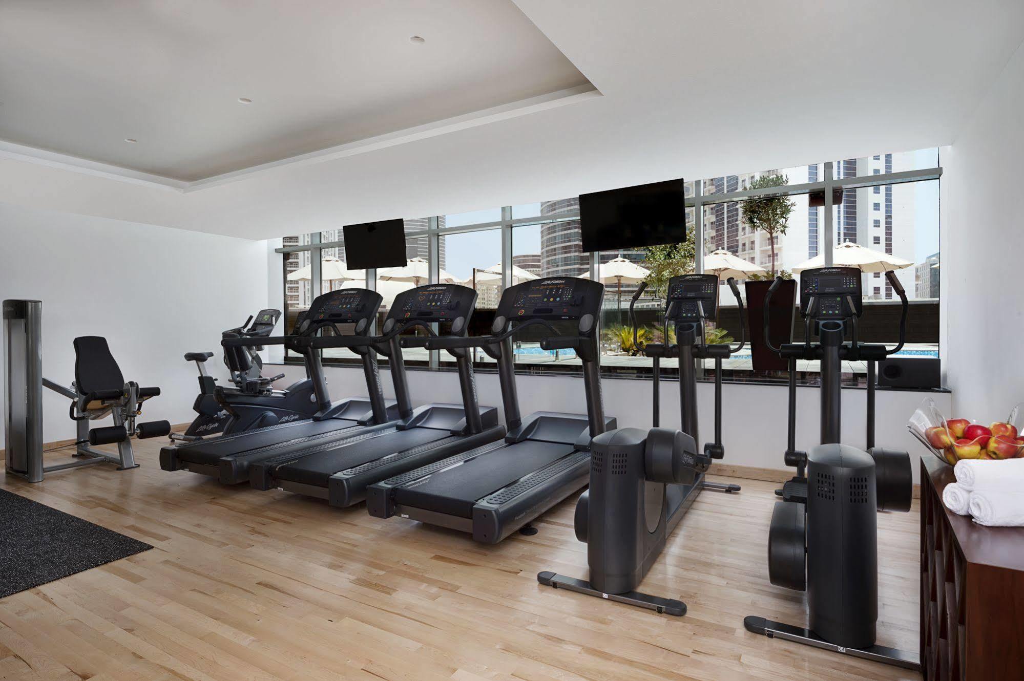 Tryp By Wyndham Dubai Hotel Exterior foto Fitness room