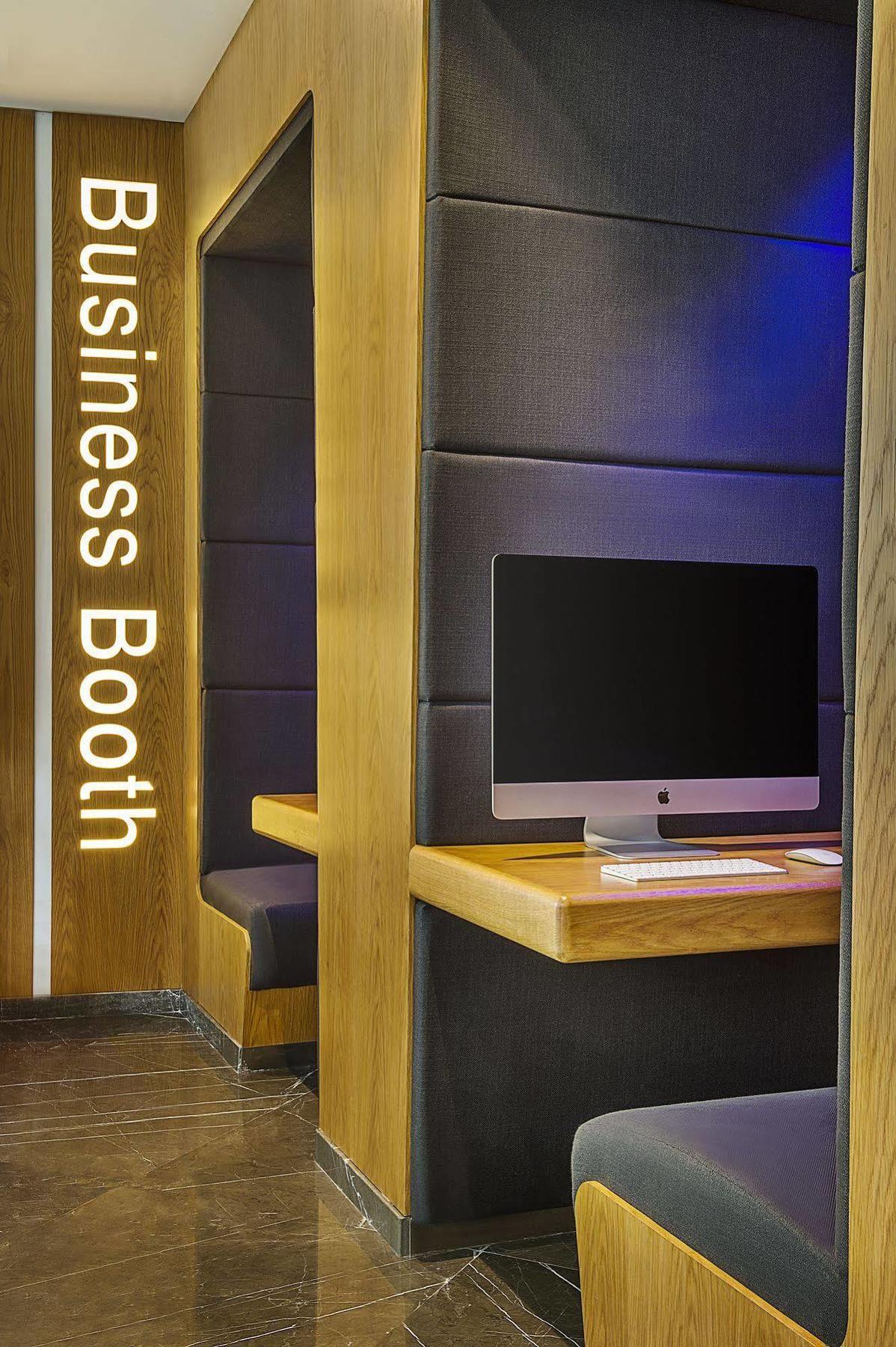 Tryp By Wyndham Dubai Hotel Exterior foto Business Booth